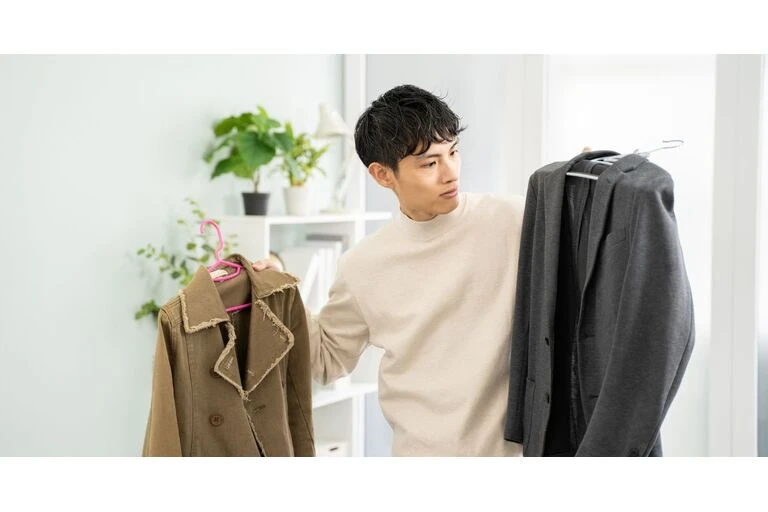 身内だけの家族葬は喪服でなく私服でも大丈夫？失礼にならない服装の選び方